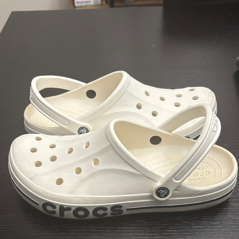 CROCS Mens Classic Clog - Cream